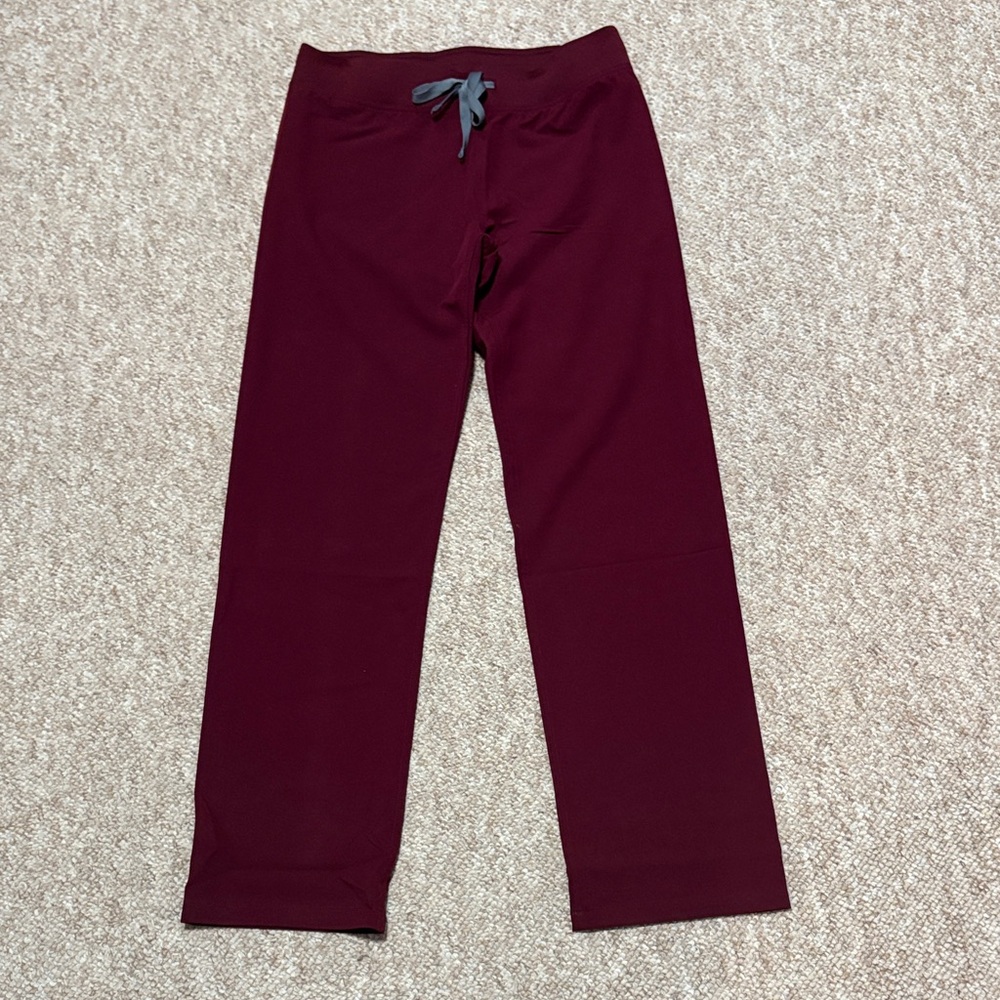 FIGS Livingston basic pants burgundy size S